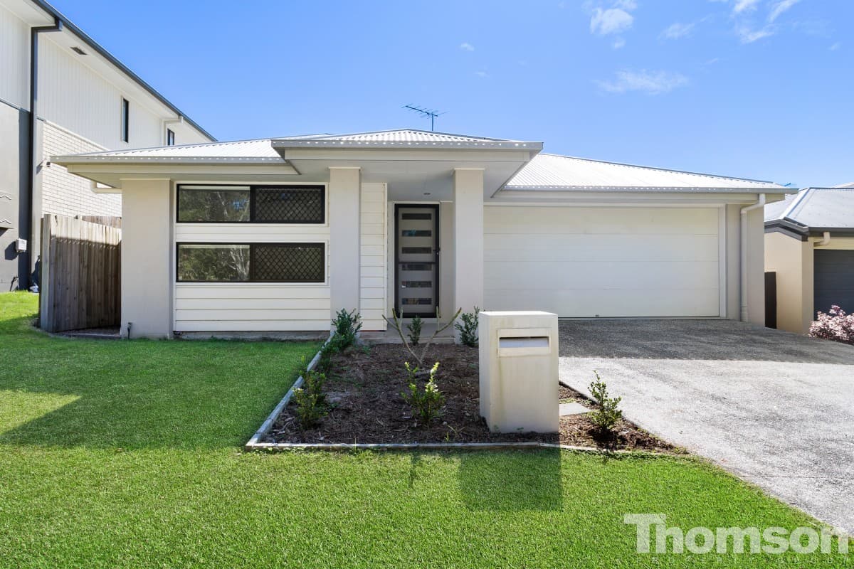 27 Cassidy Crescent, Bridgeman Downs — photo 1